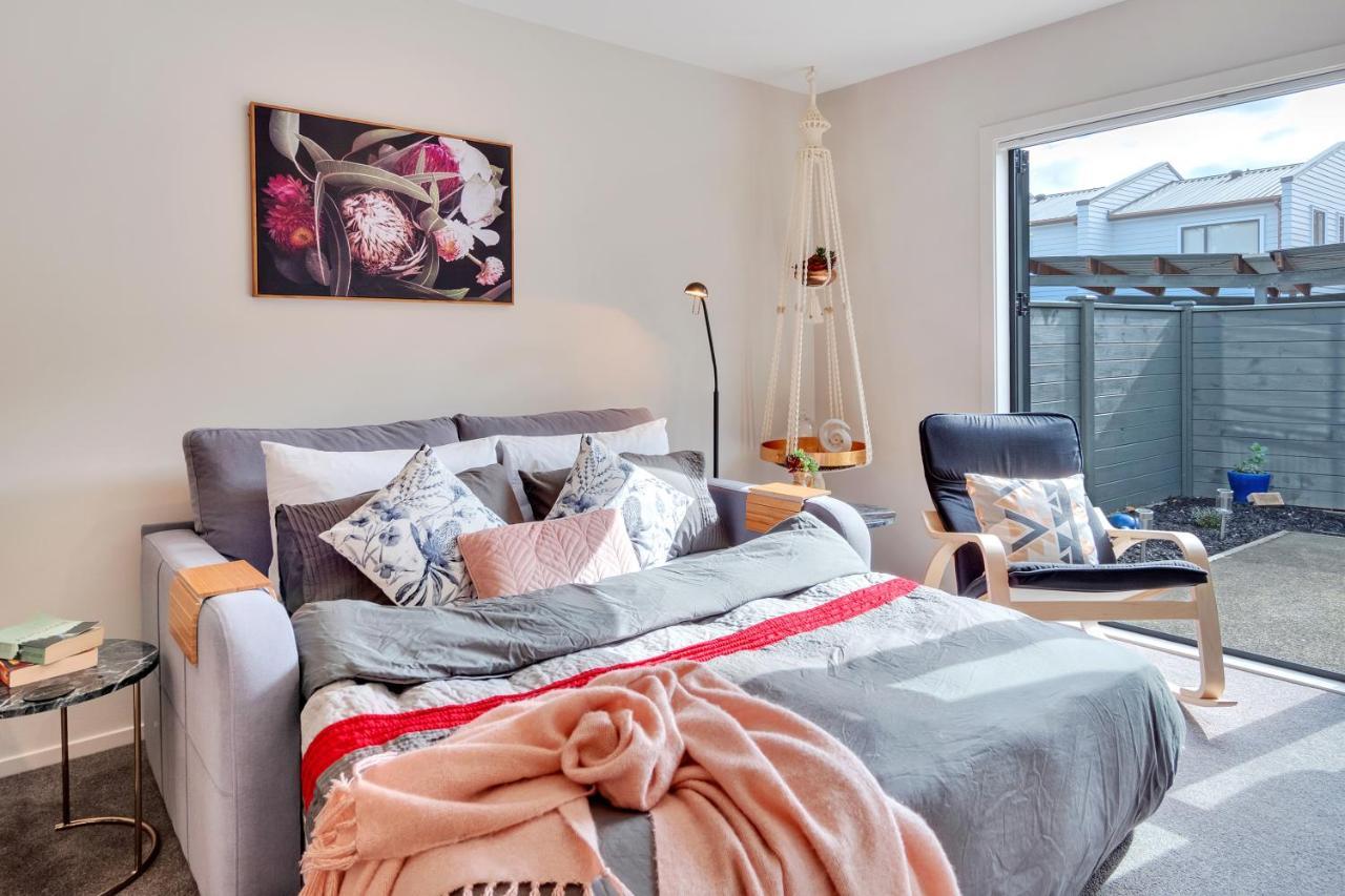 Greenwich Townhouse With Parking And Air-Con Auckland Esterno foto