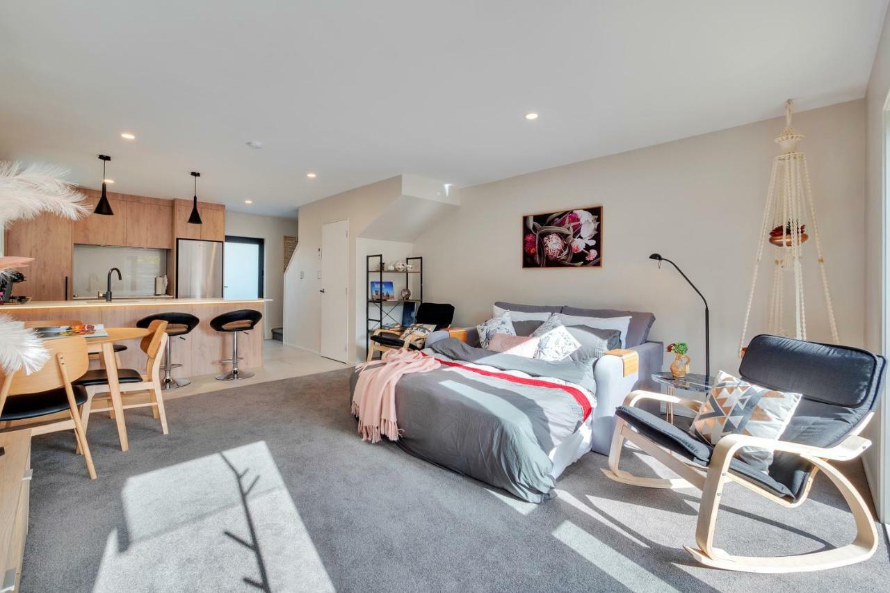 Greenwich Townhouse With Parking And Air-Con Auckland Esterno foto